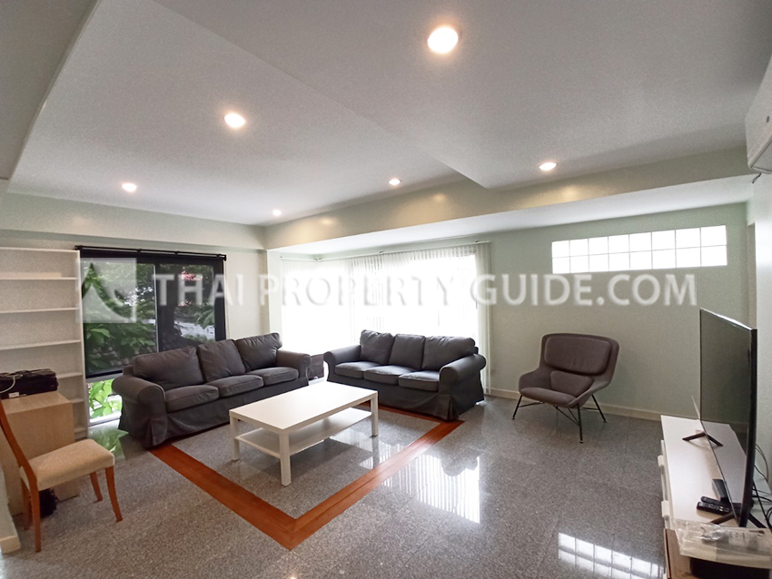 Townhouse in Sukhumvit 