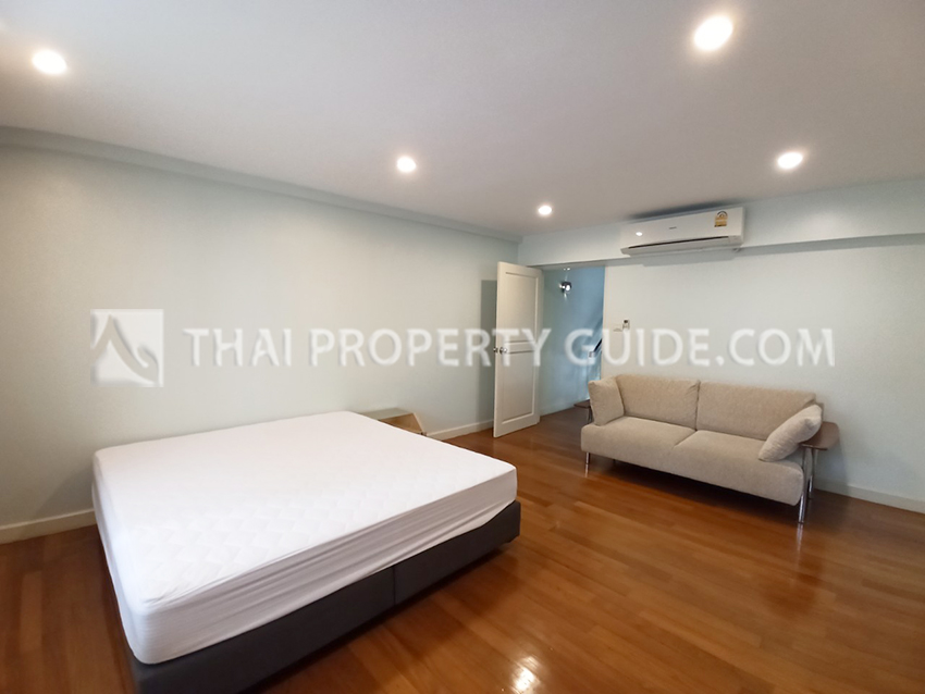 Townhouse in Sukhumvit 