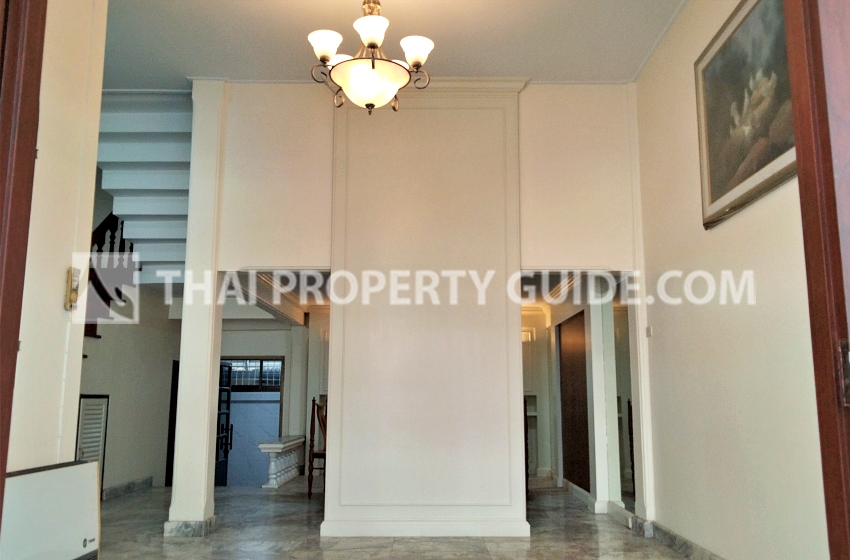 Townhouse in Sukhumvit 