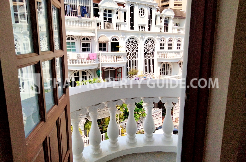 Townhouse in Sukhumvit 