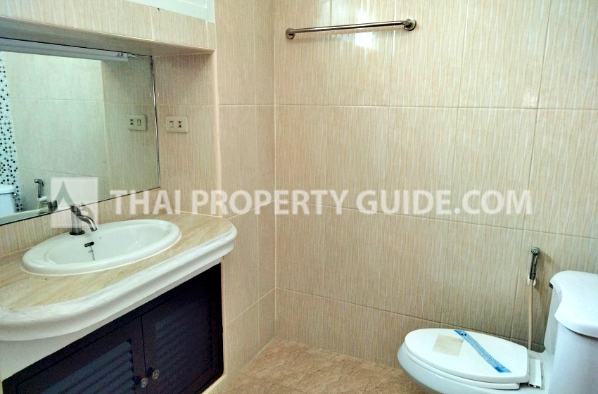 Townhouse in Sukhumvit 