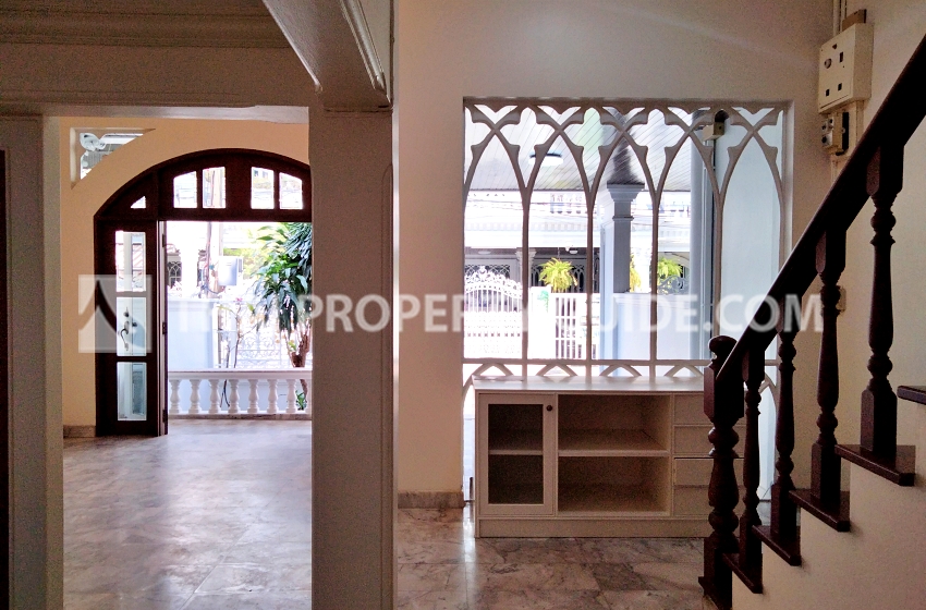 Townhouse in Sukhumvit 