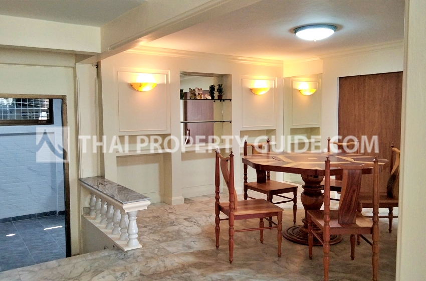 Townhouse in Sukhumvit 
