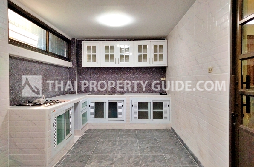 Townhouse in Sukhumvit 