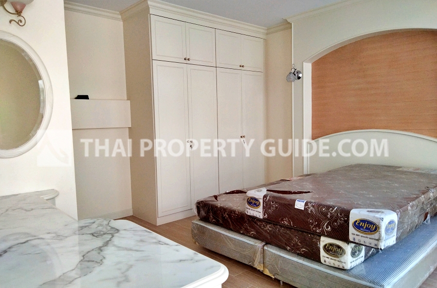 Townhouse in Sukhumvit 