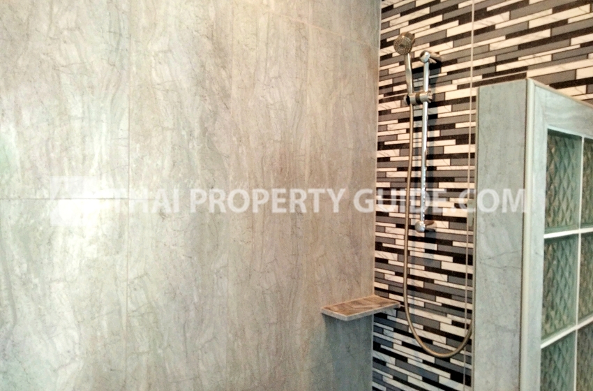 Townhouse in Sukhumvit 