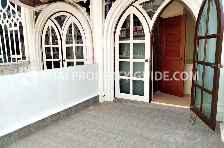 Townhouse in Sukhumvit 