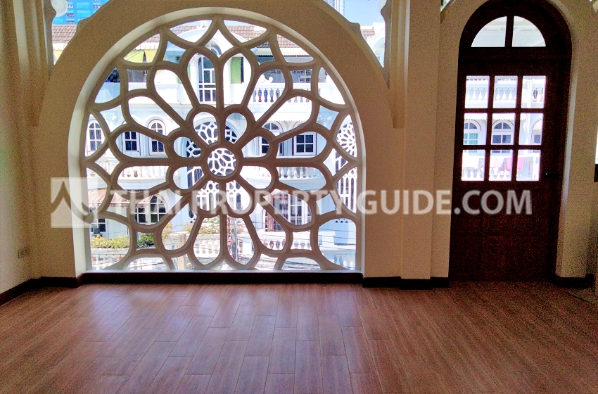 Townhouse in Sukhumvit 