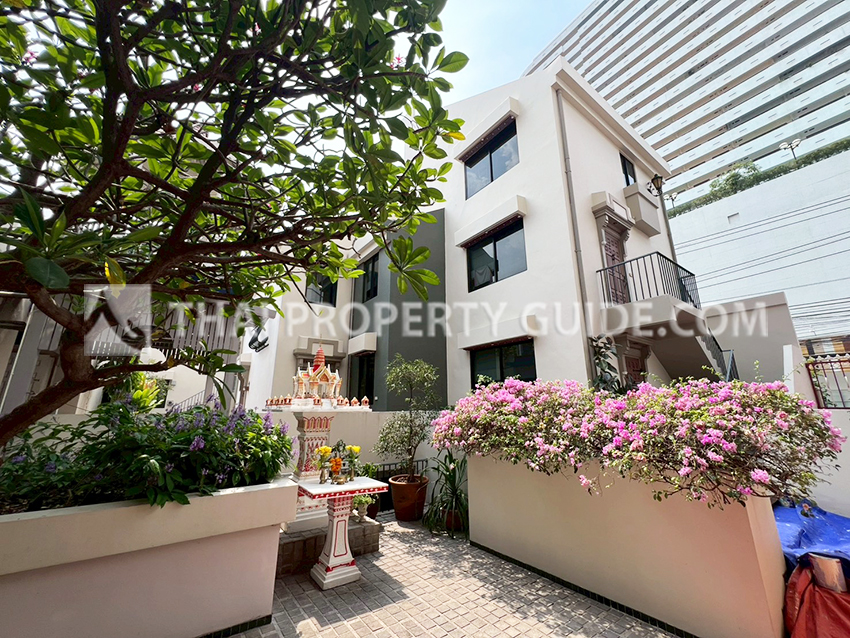 Townhouse for rent in Sukhumvit