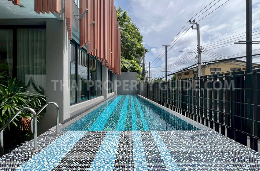 Townhouse in Sukhumvit