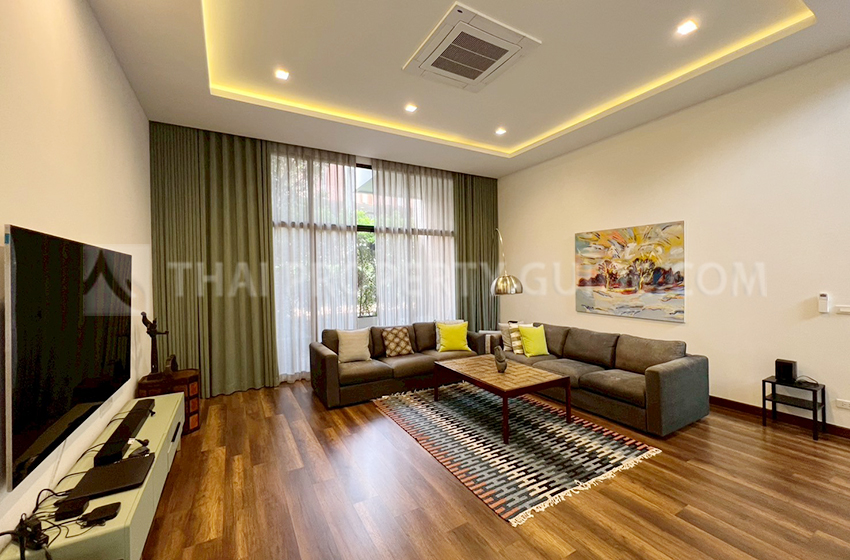 Townhouse in Sukhumvit 