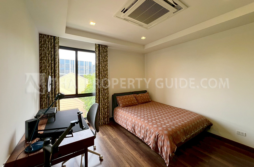 Townhouse in Sukhumvit 