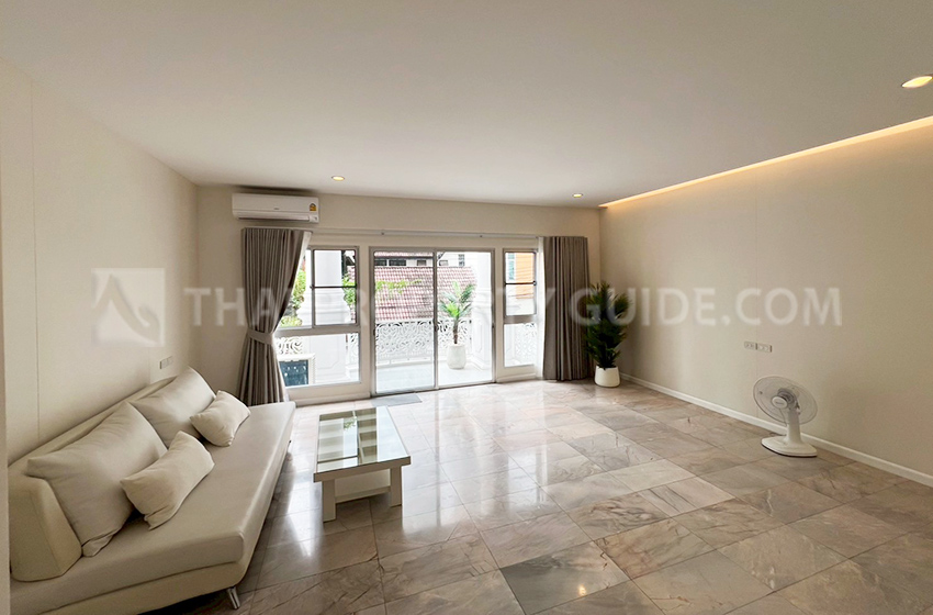 Townhouse in Sukhumvit 