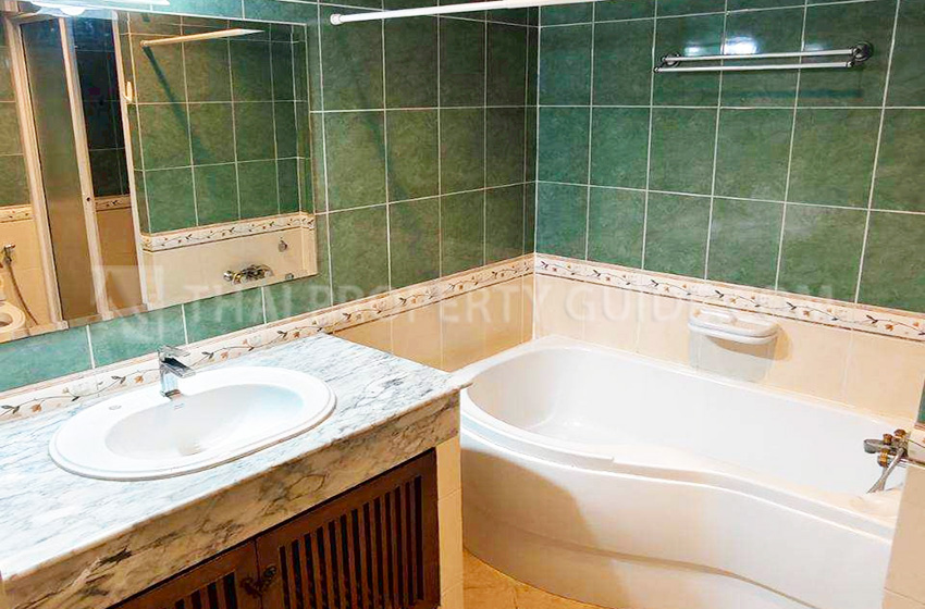 Townhouse in Sukhumvit 