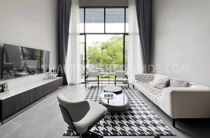 Townhouse in Sukhumvit 
