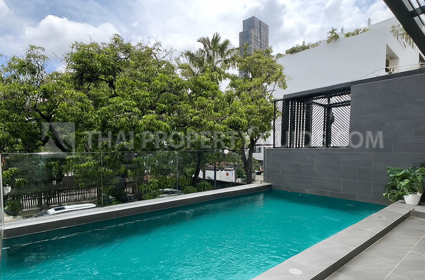 Townhouse in Sukhumvit 