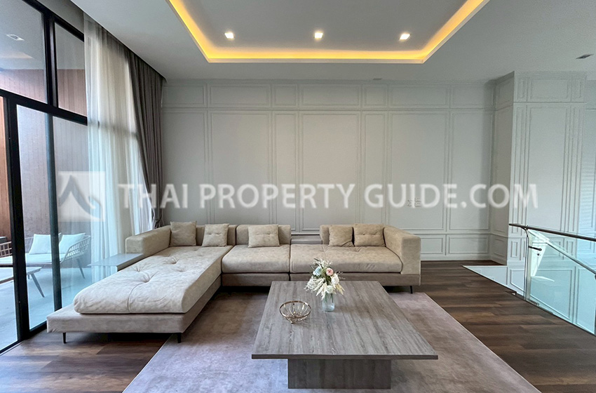 Townhouse in Sukhumvit 