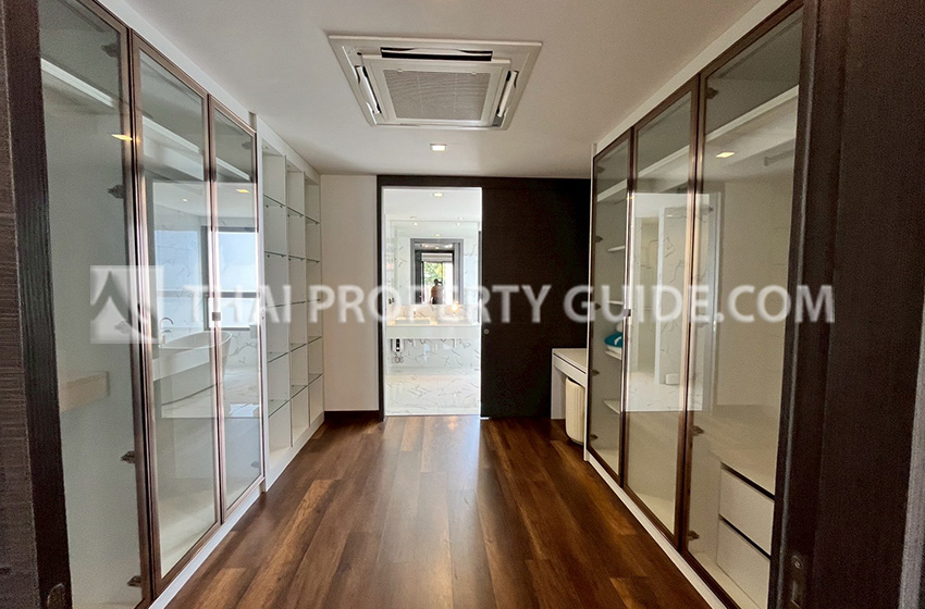 Townhouse in Sukhumvit 