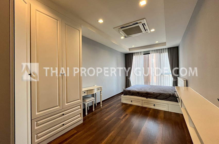Townhouse in Sukhumvit 
